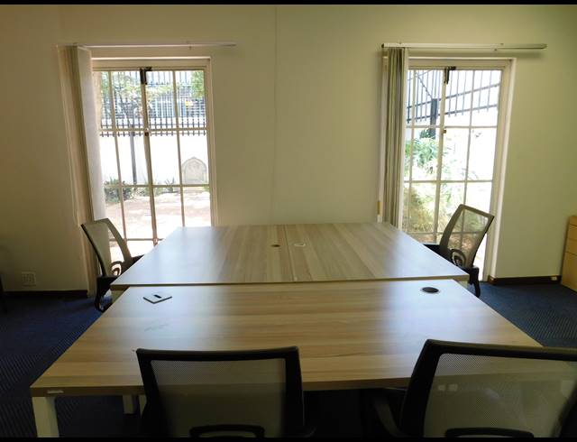 200M² OFFICE TO LET IN FERNDALE